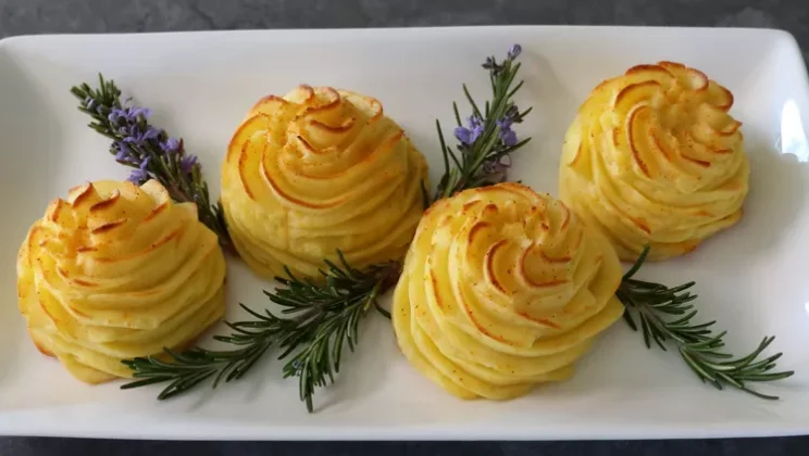 How to Make the Perfect Duchess Potatoes at Home