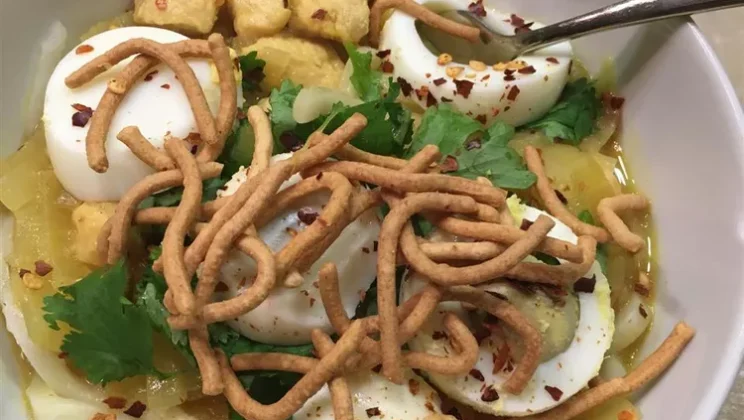 How to Make the Perfect Burmese Chicken-Coconut Soup at Home