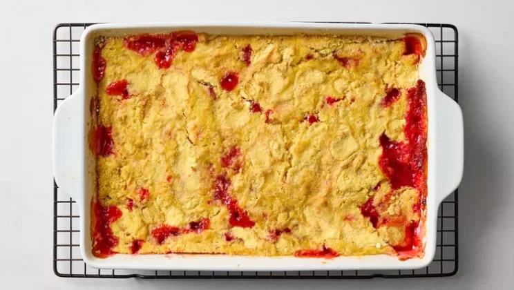 Simple and Delicious Rhubarb Dump Cake Recipe for Beginners