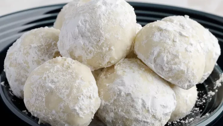 Trending Recipe: How to Make Russian Tea Cakes Step-by-Step