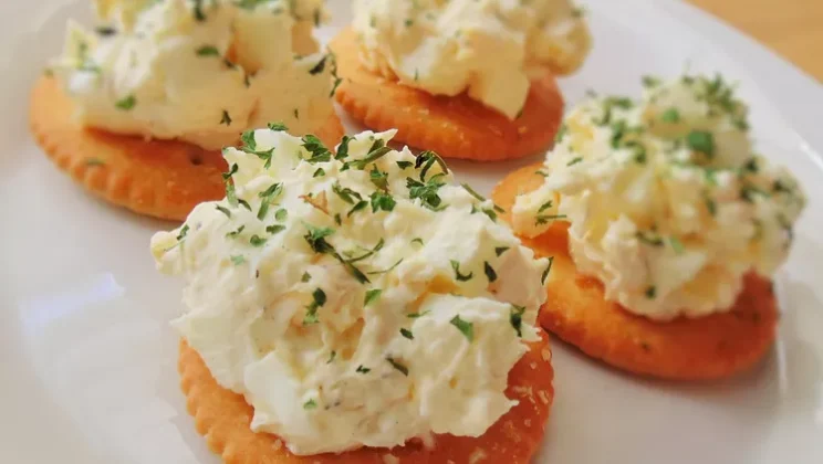 How to Make the Perfect Polish Egg Salad at Home