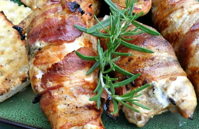 How to Make Grilled Chicken with Rosemary and Bacon (Easy Recipe Step-by-Step)