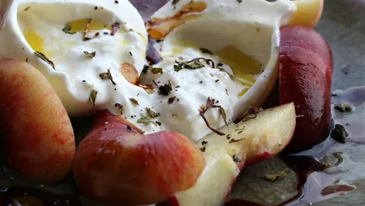 Easy Peach Burrata Salad Recipe You Can Make in 30 Minutes