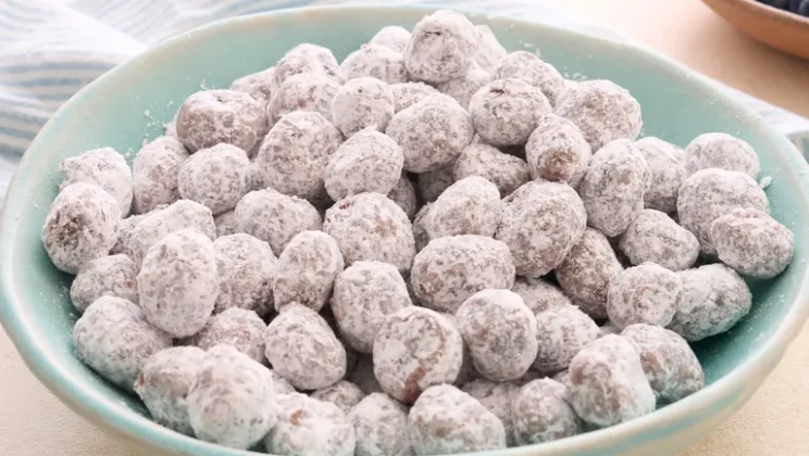 Simple & Affordable Blueberry Puppy Chow Recipe