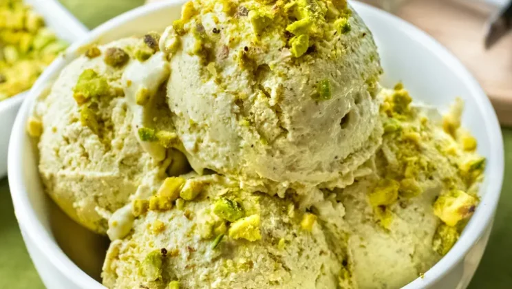 Easy Pistachio Frozen Yogurt Recipe You Can Make in 30 Minutes